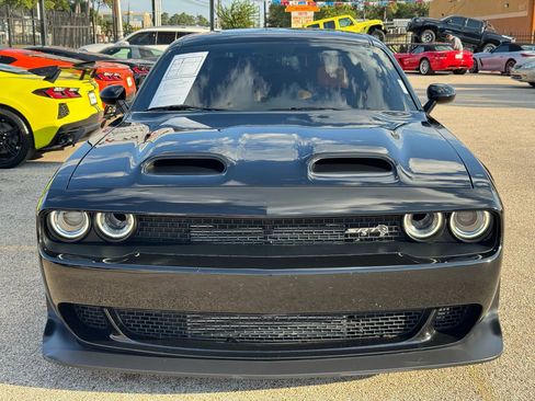 Used 2019 Dodge Challenger SRT Hellcat Redeye image 4