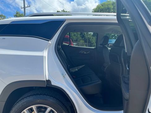 Used 2024 GMC Terrain SLT FWD image 31