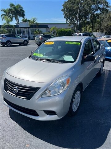 Used 2013 Nissan Versa S Plus FWD image 2