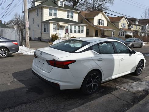 Used 2025 Nissan Altima 2.5 SR FWD image 4