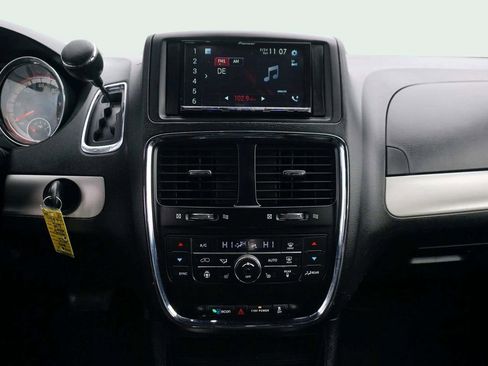 Used 2019 Dodge Grand Caravan GT image 20