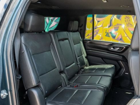 Used 2021 Chevrolet Suburban LT RWD image 29