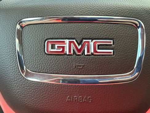 Used 2017 GMC Acadia SLT FWD image 22