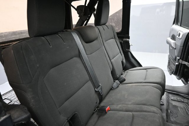 Used 2018 Jeep Wrangler Unlimited Sahara w/ Safety Group AWD/4WD image 20