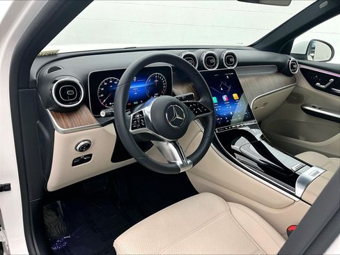Certified 2025 Mercedes-Benz GLC 350e 4MATIC image 19