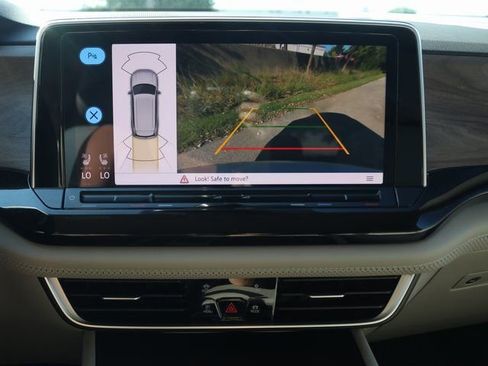 New 2026 Volkswagen Atlas SE image 12