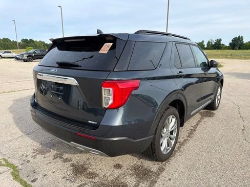 Used 2024 Ford Explorer XLT w/ Equipment Group 202A AWD/4WD image 3