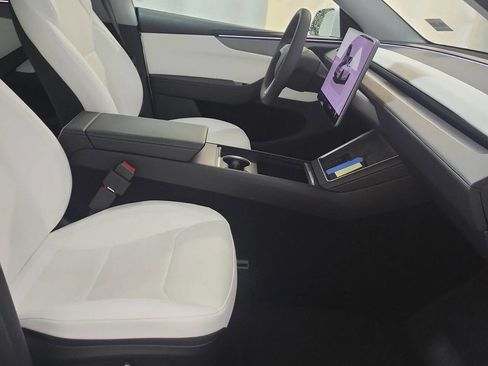 Used 2026 Tesla Model Y Long Range image 8