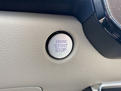 New 2026 Kia Carnival EX FWD image 23