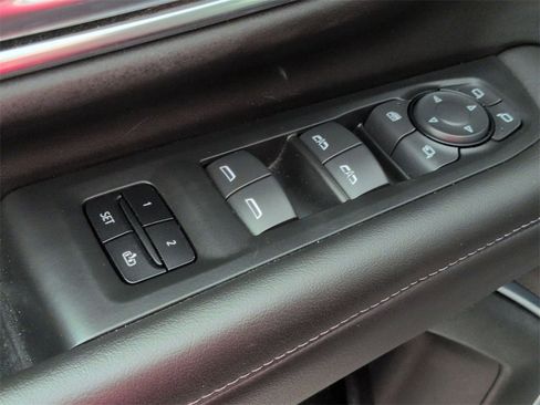 Certified 2022 Chevrolet Suburban Z71 w/ Luxury Package image 22