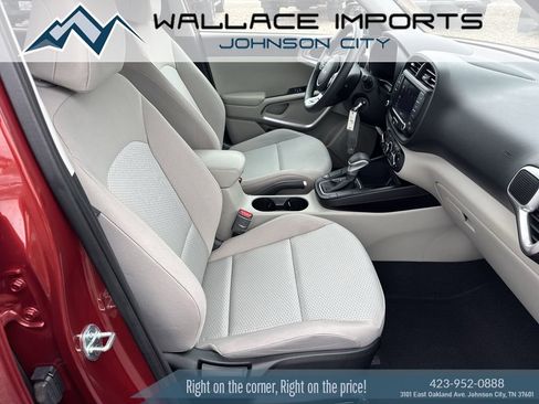Used 2023 Kia Soul LX w/ LX Technology Package image 35
