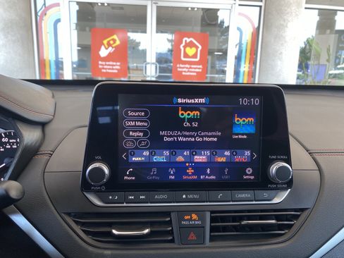 Used 2021 Nissan Altima 2.5 SR FWD image 3