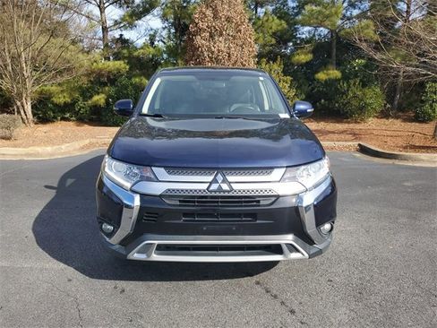 Used 2019 Mitsubishi Outlander SE image 2