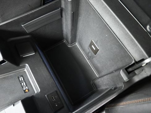 Used 2022 GMC Sierra 1500 AT4 w/ AT4 Premium Package image 33