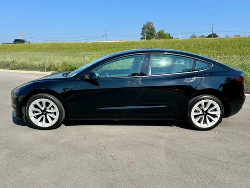 Used 2021 Tesla Model 3 Standard Range Plus RWD image 8