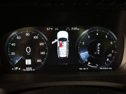 Used 2016 Volvo XC90 T6 Momentum w/ Momentum Plus Package image 28