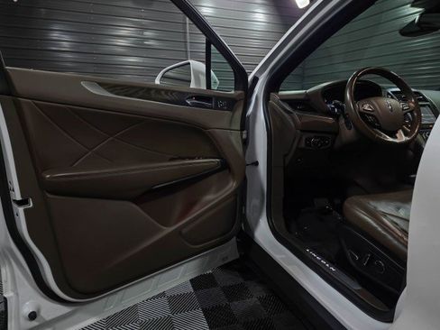 Used 2017 Lincoln MKC Reserve image 32