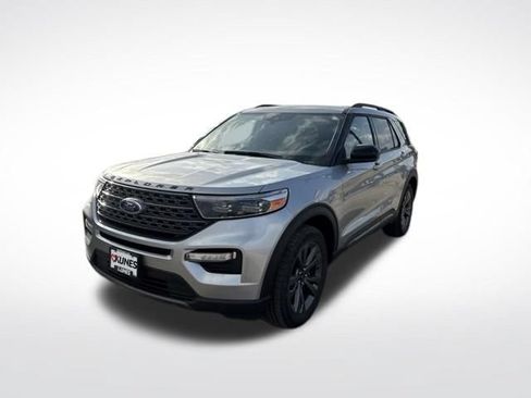 Used 2023 Ford Explorer XLT w/ Equipment Group 202A AWD/4WD image 6