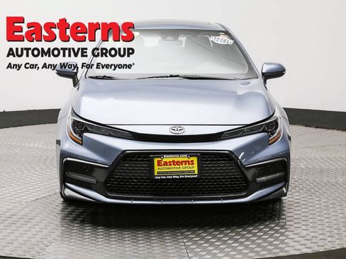 Used 2021 Toyota Corolla SE w/ SE Premium Package FWD image 2