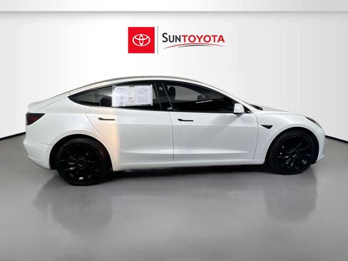 Used 2022 Tesla Model 3 Long Range AWD/4WD image 2