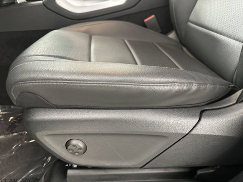 Used 2024 Mercedes-Benz GLS 450 4MATIC image 12