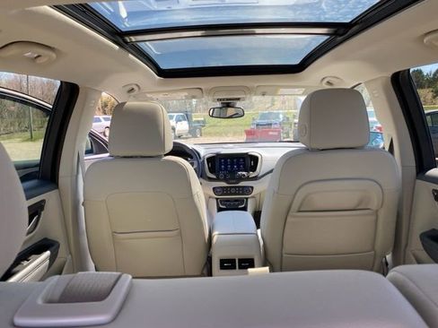 Used 2024 GMC Terrain Denali w/ Denali Premium Package AWD/4WD image 29