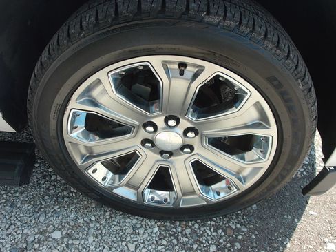 Used 2017 Chevrolet Suburban Premier RWD image 51