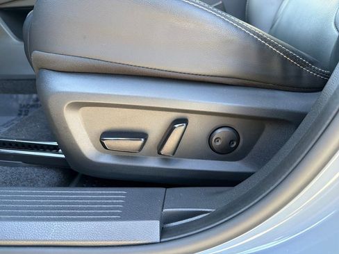 Used 2023 Nissan Rogue SL w/ SL Premium Package image 16