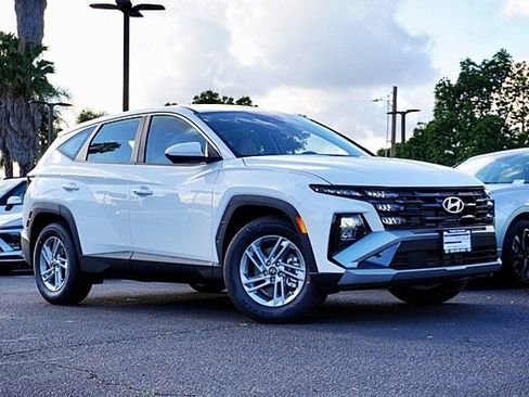New 2026 Hyundai Tucson SE FWD image 2