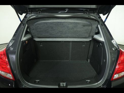 Used 2022 Chevrolet Trax LT w/ Driver Confidence Package AWD/4WD image 14