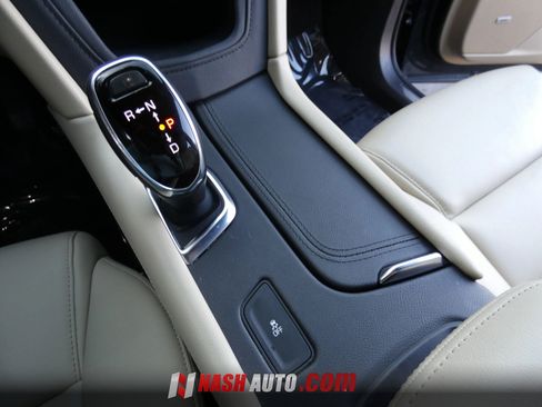 Used 2019 Cadillac XT5 FWD image 57
