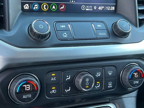 Used 2023 GMC Acadia SLT image 28