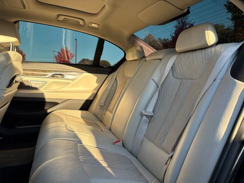 Used 2016 BMW 740i RWD image 31