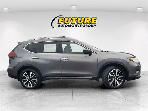 Used 2019 Nissan Rogue SL w/ Premium Package image 3