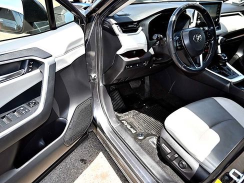 Used 2019 Toyota RAV4 Limited w/ Advanced Technology Package FWD image 24