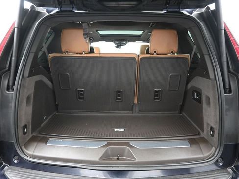 Used 2023 Cadillac Escalade Premium Luxury w/ Performance Package AWD/4WD image 25