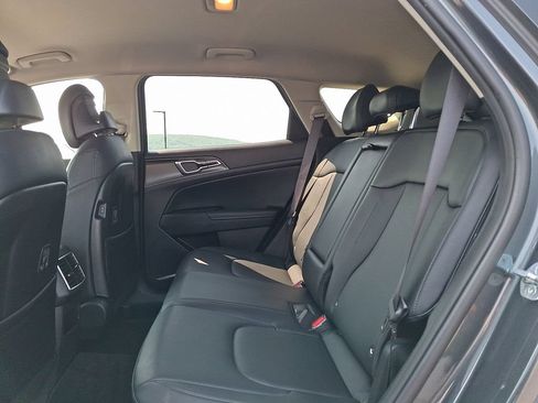 Certified 2023 Kia Sportage EX AWD/4WD image 11