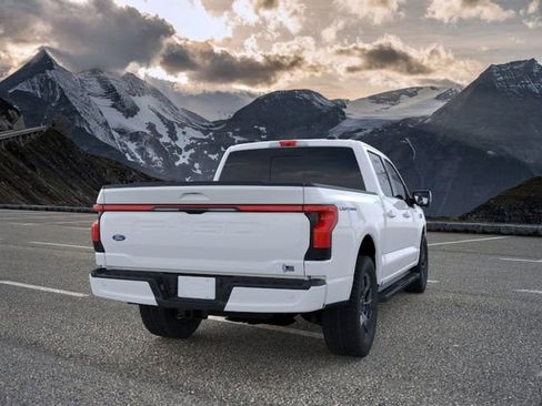 New 2025 Ford F150 Lightning Lariat image 8