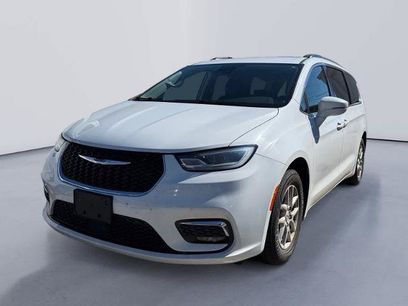Used 2022 Chrysler Pacifica Touring-L