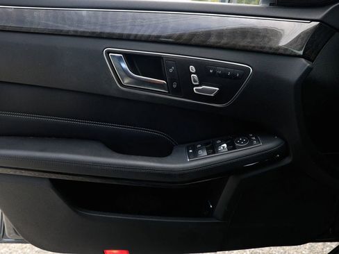 Used 2016 Mercedes-Benz E 350 E 350 4MATIC Sedan 4D image 41