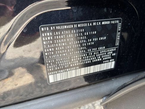 Used 2026 Volkswagen Tiguan SE FWD image 30