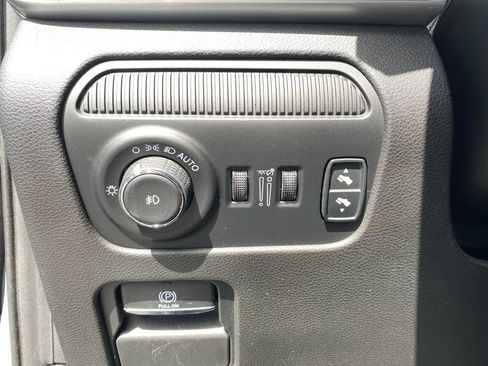 Used 2024 Jeep Wagoneer L Series II w/ Flexible Seating Group RWD image 23