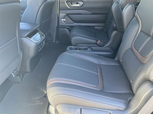 New 2026 Nissan Armada SL w/ Captain's Chari Seat Package image 17