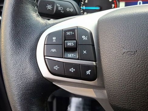 Used 2021 Ford Explorer XLT w/ Equipment Group 202A image 32