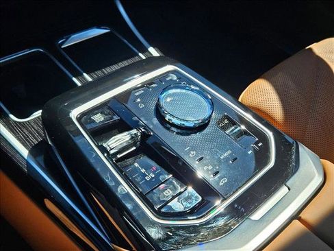 Certified 2025 BMW 740i w/ Premium Package image 14