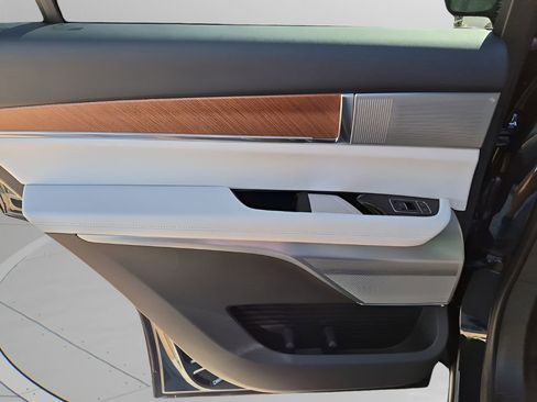 New 2026 Cadillac Vistiq Luxury AWD/4WD image 18