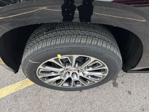 New 2026 GMC Yukon XL Denali w/ Sun & Power Step Package image 10