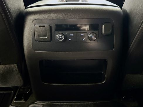 Used 2017 GMC Yukon SLT RWD image 24