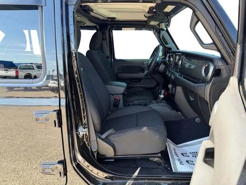 Used 2023 Jeep Wrangler Unlimited Sahara w/ Dual Top Group AWD/4WD image 23