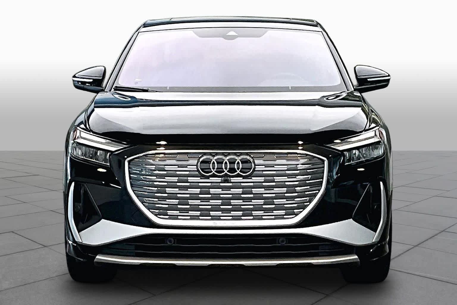 Used 2025 Audi Q4 e-tron Premium Plus w/ Premium Plus AWD/4WD image 3
